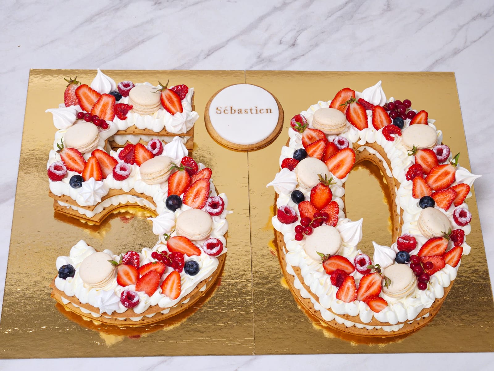 Number cake fruits rouges